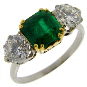 A Fine Emerald and diamond 3 stone ring - Click Image to Close