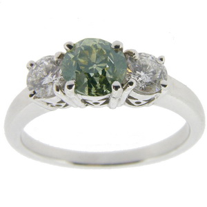 An 18ct White Gold Yellow Green Old English Cut Diamond Ring - Click Image to Close