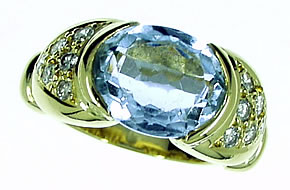 Vintage Aquamarine ring. An Aquamarine & Diamond Dress Ring - Click Image to Close