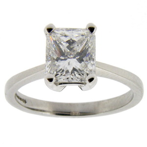 A Radiant Cut Diamond single stone Ring - Click Image to Close