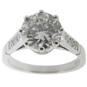 Diamond Solitaire ring with Diamond shoulders - Click Image to Close