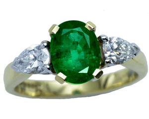 Emerald 3 stone ring designed as an Oval - Click Image to Close