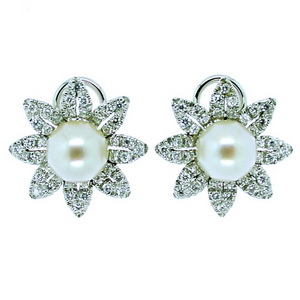 Pearl and Diamond Cluster Earrings. All set in 18ct White Gold - Click Image to Close
