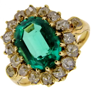 An Antique Emerald and Diamond Cluster Ring - Click Image to Close