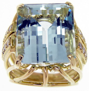 Vintage Aquamarine and Diamond Ring - Click Image to Close