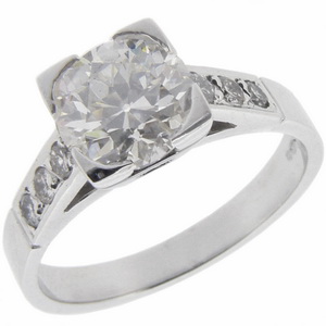 Art Deco Diamond Ring with diamond shoulders - Click Image to Close