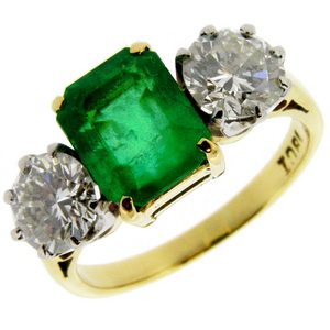 18ct Emerald & Diamond Three Stone Ring - Click Image to Close