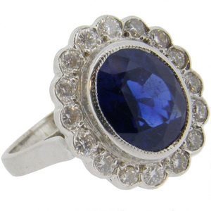 Vintage sapphire and diamond cluster ring - Click Image to Close